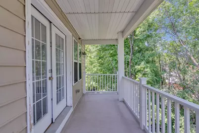8 Creekside Ct, Secaucus, NJ 07094 - Photo 31