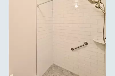 574A Avenue E #2, Bayonne, NJ 07002 - Photo 11