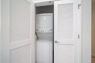 16 Bennett St, Jersey City, NJ 07304 - Photo 11