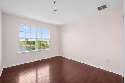 92 Lyon Ct, Jersey City, NJ 07305 - Photo 13