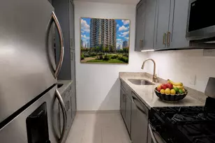 7000 Blvd E, Guttenberg, NJ 07093 - Photo 3