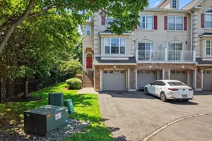 180 Blue Heron Dr, Secaucus, NJ 07094 - Photo 37