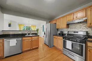 180 Blue Heron Dr, Secaucus, NJ 07094 - Photo 15