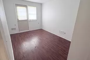 24 Colonial Dr, Bayonne, NJ 07002 - Photo 3