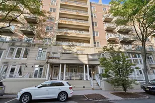 207 Shearwater Ct W, Jersey City, NJ 07305 - Photo 35