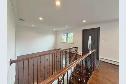 662 Ten Eyck Ave, Lyndhurst Township, NJ 07071 - Photo 5
