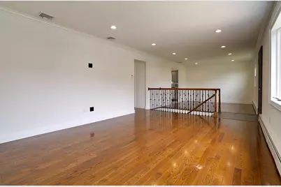 662 Ten Eyck Ave, Lyndhurst Township, NJ 07071 - Photo 11