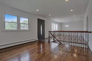 662 Ten Eyck Ave, Lyndhurst Township, NJ 07071 - Photo 9