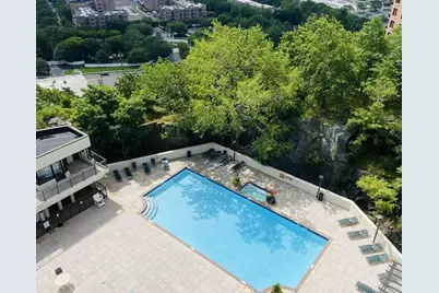 250 Gorge Rd #10J, Cliffside Park, NJ 07010 - Photo 11