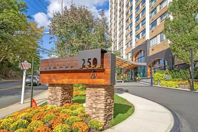 250 Gorge Rd #10J, Cliffside Park, NJ 07010 - Photo 1