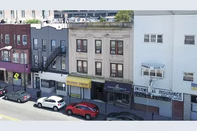 576 Newark Ave #2L, Jersey City, NJ 07306 - Photo 1