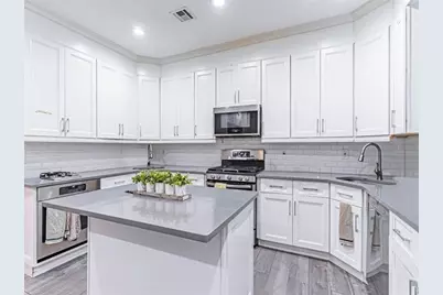 34 Wegman Parkway, Jersey City, NJ 07305 - Photo 3