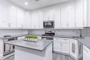 34 Wegman Pkwy, Jersey City, NJ 07305 - Photo 3