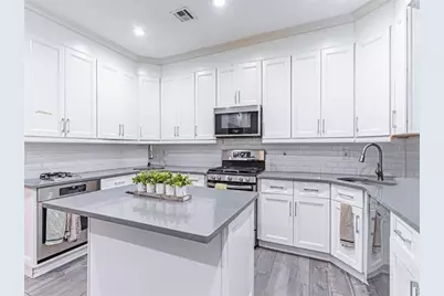34 Wegman Parkway, Jersey City, NJ 07305 - Photo 3