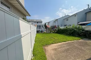 71 Suburbia Ct, Jersey City, NJ 07305 - Photo 13