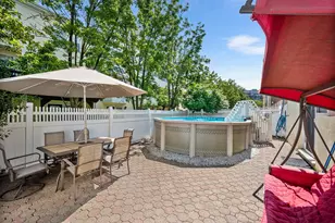 13 Schuyler Pl W, Bayonne, NJ 07002 - Photo 31