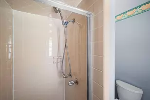 13 Schuyler Pl W, Bayonne, NJ 07002 - Photo 27