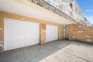 13 Schuyler Pl W, Bayonne, NJ 07002 - Photo 5