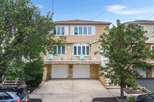 13 Schuyler Pl W, Bayonne, NJ 07002 - Photo 35