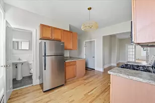 198 Bowers St, Jersey City, NJ 07307 - Photo 5