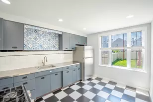 24 Edwards Ct, Bayonne, NJ 07002 - Photo 1