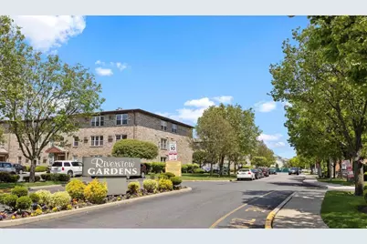 32 Riverview Ct #32, Secaucus, NJ 07094 - Photo 1