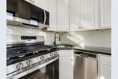 135 Montgomery St #4G, Jersey City, NJ 07302 - Photo 5