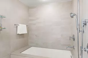 150 Henley Pl, Weehawken, NJ 07086 - Photo 21