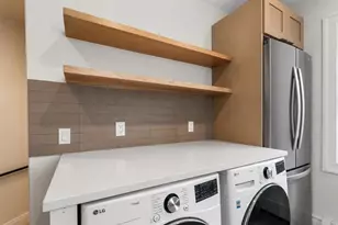 32 Storms Ave, Jersey City, NJ 07306 - Photo 11