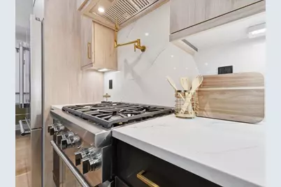 134 Hancock Ave #101, Jersey City, NJ 07307 - Photo 9
