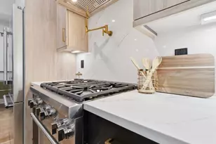 134 Hancock Ave, Jersey City, NJ 07307 - Photo 9