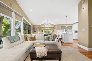 31 Colony Rd, Edgewater, NJ 07020 - Photo 5