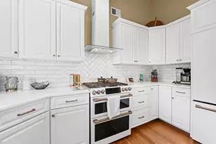 31 Colony Rd, Edgewater, NJ 07020 - Photo 11