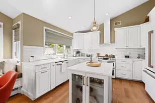 31 Colony Rd, Edgewater, NJ 07020 - Photo 9
