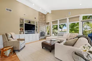 31 Colony Rd, Edgewater, NJ 07020 - Photo 3