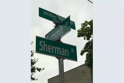 907 Summit Ave #3A, Jersey City, NJ 07307 - Photo 17