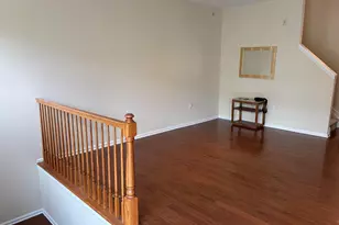 4 Swan Ct, Jersey City, NJ 07305 - Photo 3