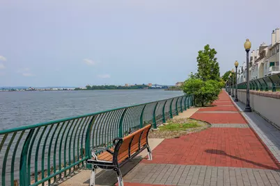 33 Holly St, Jersey City, NJ 07305 - Photo 23