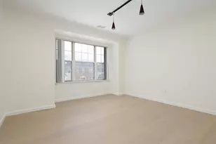 33 Holly St, Jersey City, NJ 07305 - Photo 17