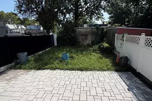 195 Hutton St, Jersey City, NJ 07307 - Photo 15