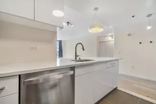 102 Christopher Columbus Dr, Jersey City, NJ 07302 - Photo 7