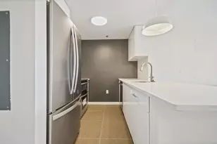 102 Christopher Columbus Dr, Jersey City, NJ 07302 - Photo 5