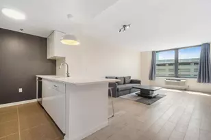 102 Christopher Columbus Dr, Jersey City, NJ 07302 - Photo 1