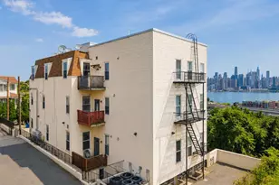 5 Oak St, Weehawken, NJ 07086 - Photo 3
