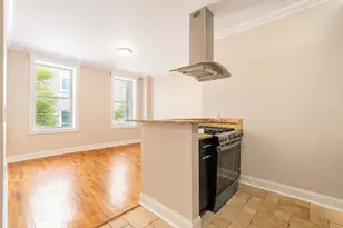 18 Oak St, Weehawken, NJ 07086 - Photo 3