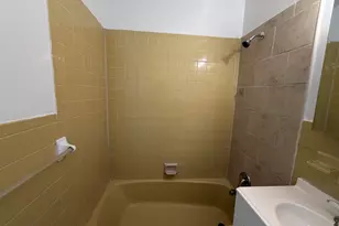 81 70th St, Guttenberg, NJ 07094 - Photo 13