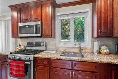 584 Liberty Ave, Jersey City, NJ 07307 - Photo 11