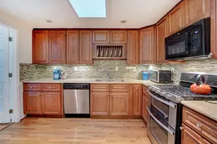 14 Chopin Ct, Jersey City, NJ 07302 - Photo 3