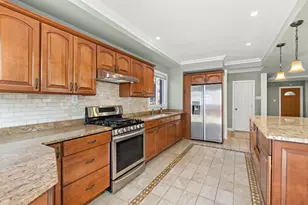35 Elizabeth St, Jersey City, NJ 07306 - Photo 9