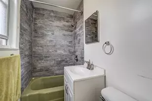 387 Woodlawn Ave, Jersey City, NJ 07305 - Photo 9